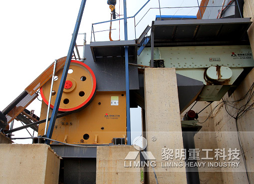 What equipment should be selected for a limestone crushing and sand making production line with a capacity of 400 tons per hour in Fujian?