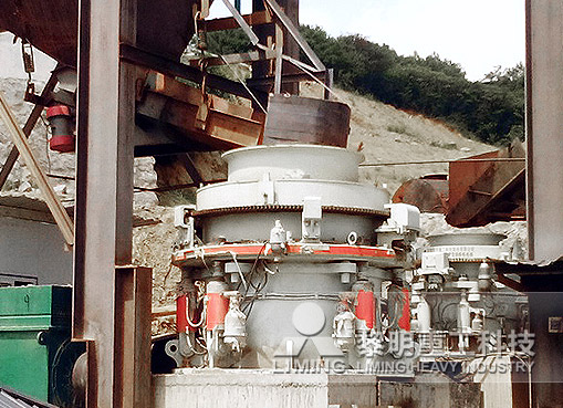 What are the functions of the main wear-resistant parts of the jaw crusher?