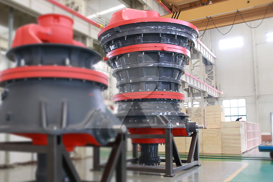 What equipment is included in a complete set of construction waste processing equipment?